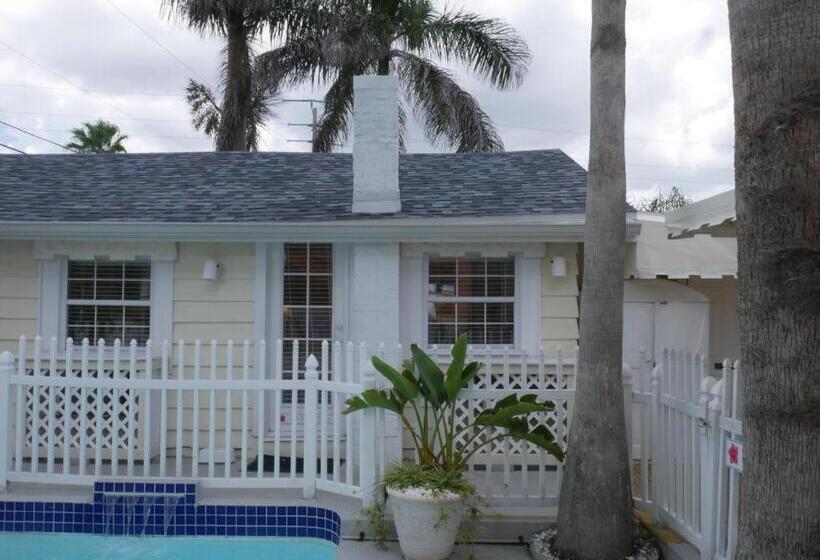 Bungalow Beach Resort