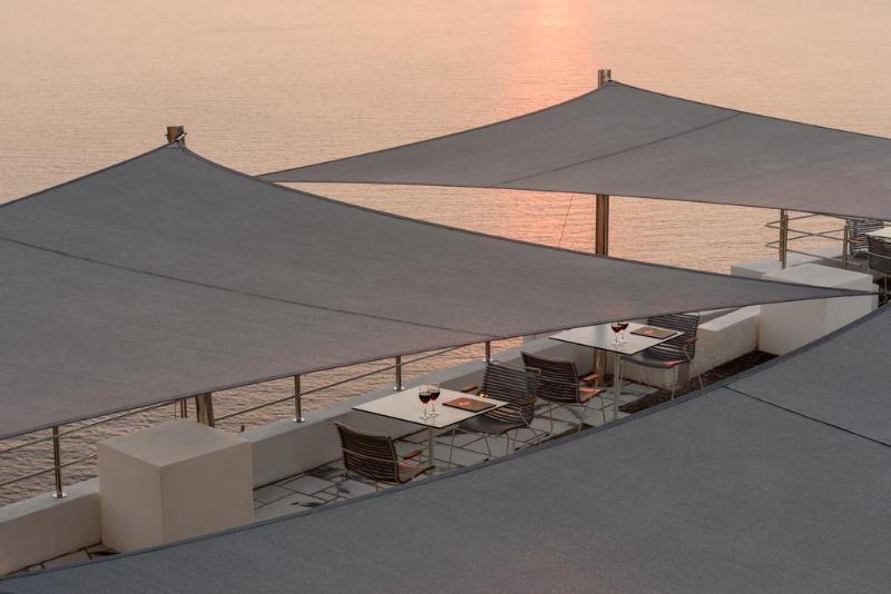 Caldera S Dolphin Suites