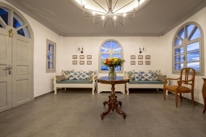 Caldera S Dolphin Suites