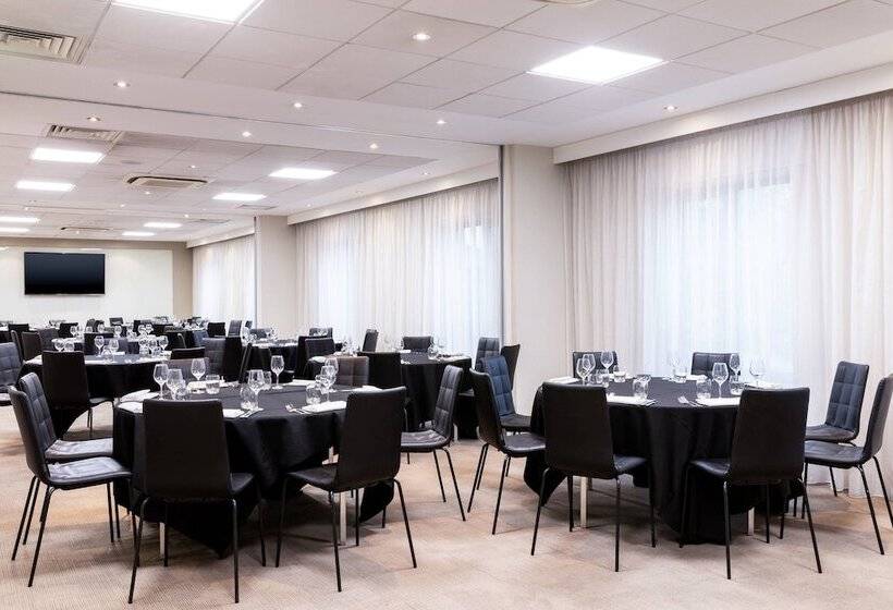 Ac Hotel By Marriott Manchester Salford Quays