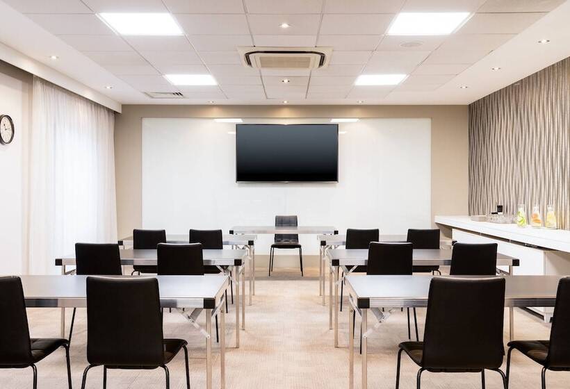 Ac Hotel By Marriott Manchester Salford Quays