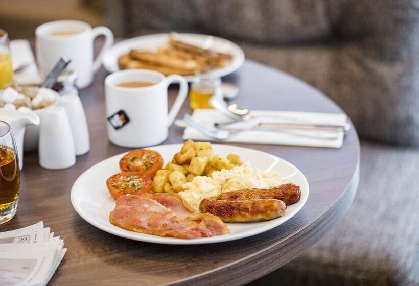 Ac Hotel By Marriott Manchester Salford Quays