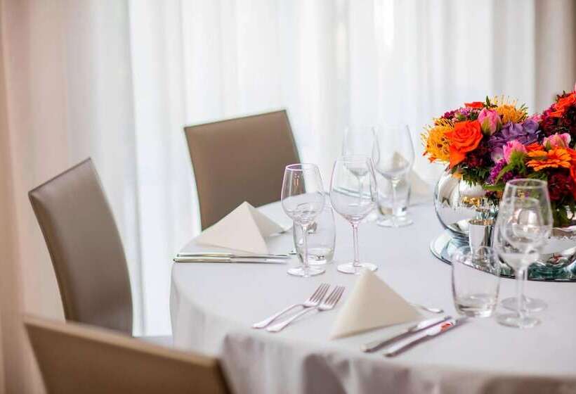 Ac Hotel By Marriott Manchester Salford Quays