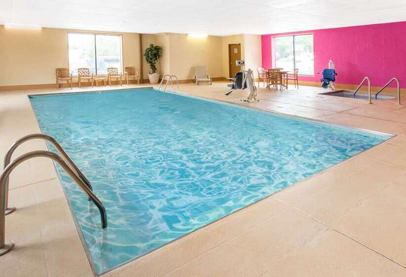 فندق Baymont By Wyndham Waukesha