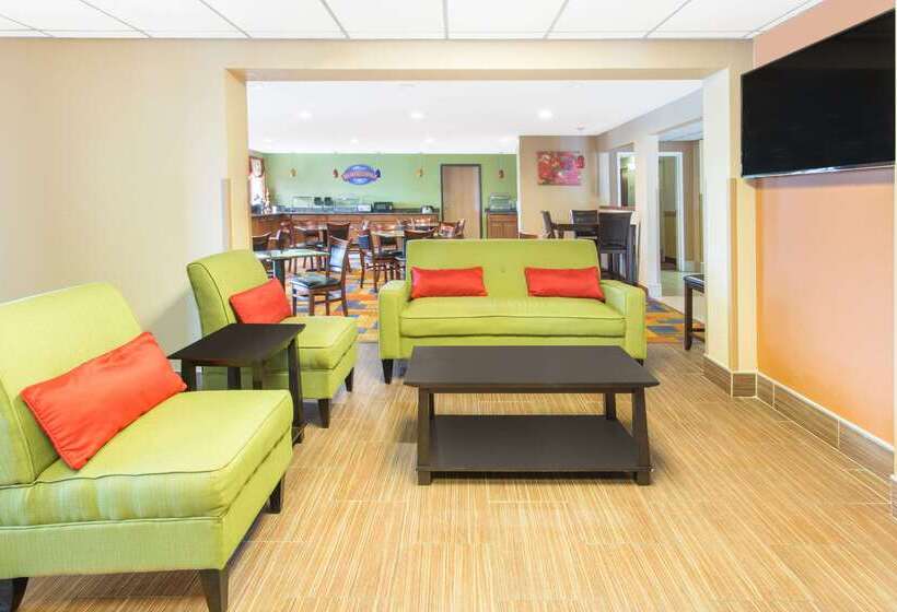 فندق Baymont By Wyndham Waukesha