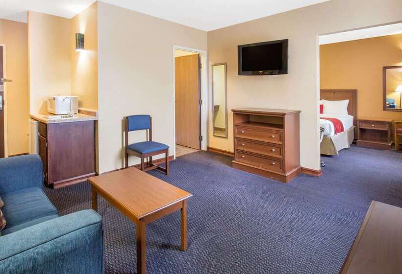 فندق Baymont By Wyndham Waukesha