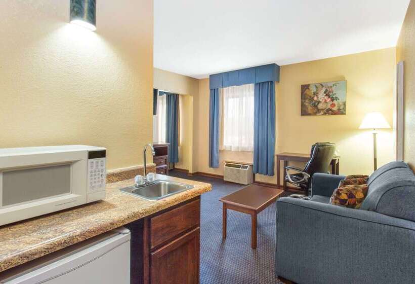 فندق Baymont By Wyndham Waukesha