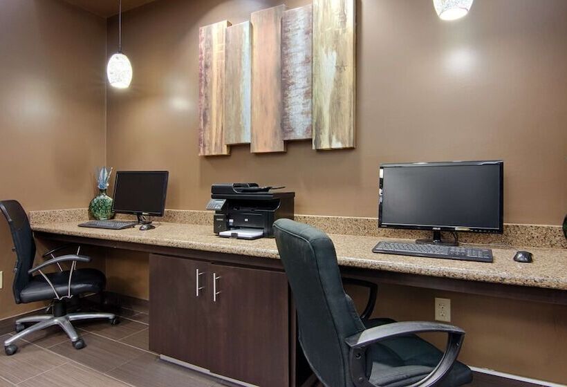 Отель Best Western Plus Seawall Inn & Suites By The Beach