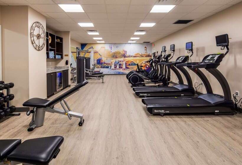 هتل Best Western  Plus Waltham Boston