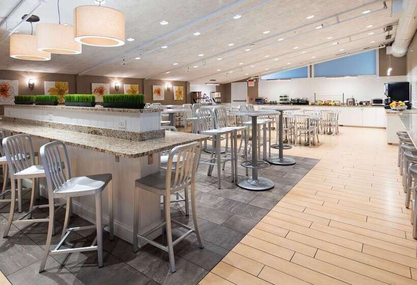 فندق Best Western  Plus Waltham Boston