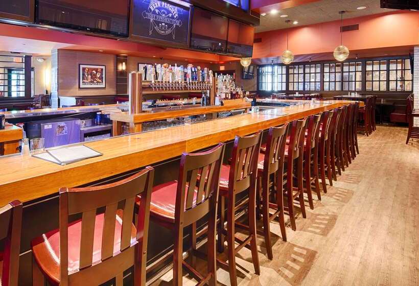 فندق Best Western  Plus Waltham Boston