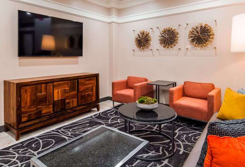 هتل Best Western  Plus Waltham Boston