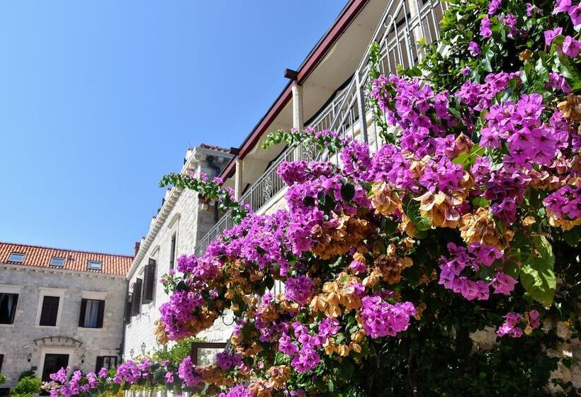 Boutique Hotel Kazbek