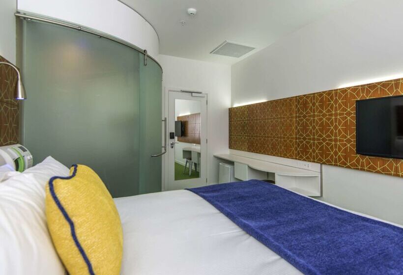 Отель Breakfree On Cashel, An Accor