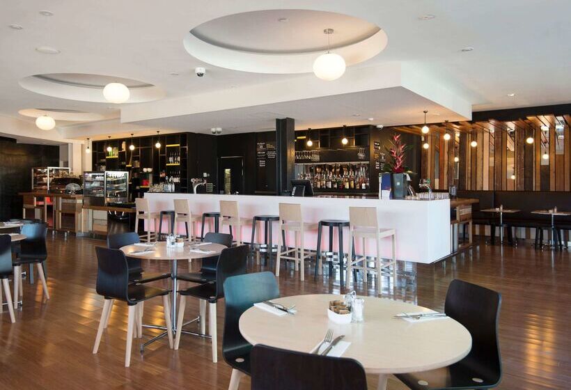 Отель Breakfree On Cashel, An Accor