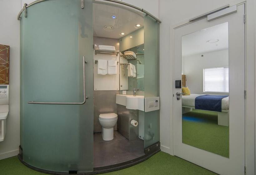 Отель Breakfree On Cashel, An Accor