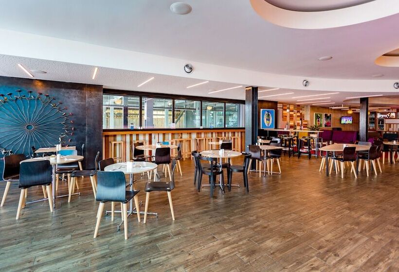 Отель Breakfree On Cashel, An Accor