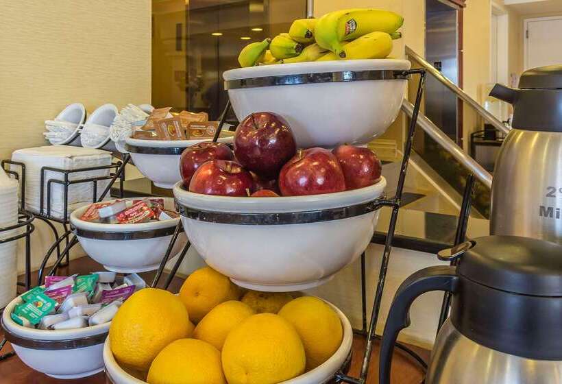 فندق Comfort Inn & Suites Laguardia Airport