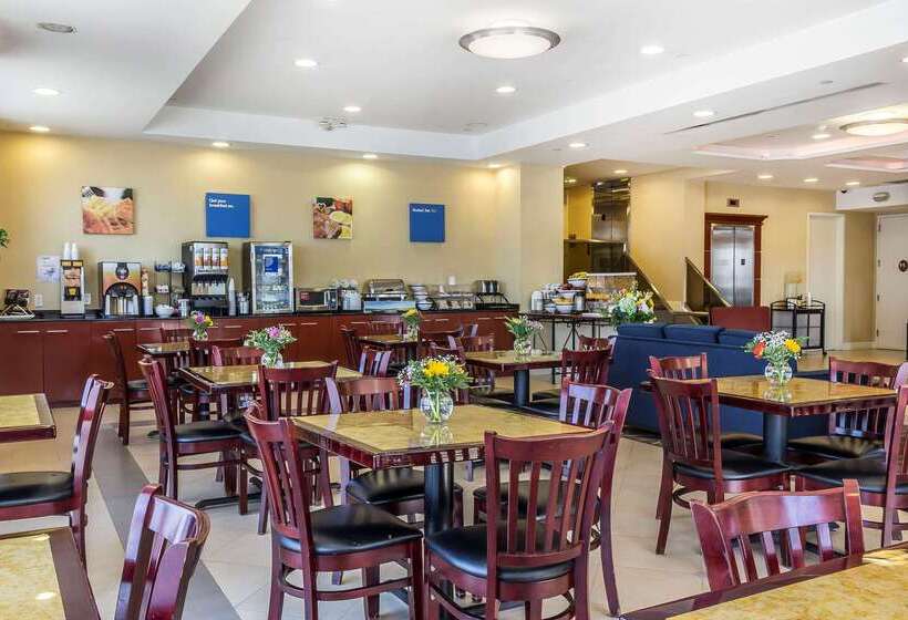 فندق Comfort Inn & Suites Laguardia Airport