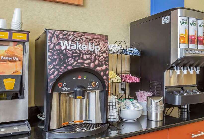 فندق Comfort Inn & Suites Laguardia Airport