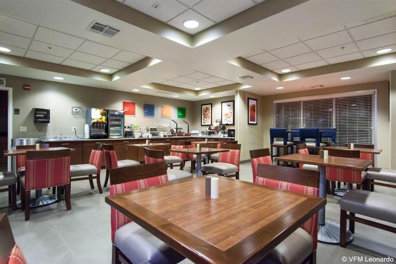 فندق Comfort Suites Central I 44