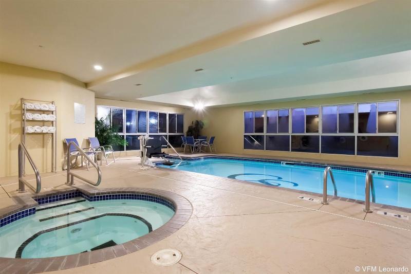 فندق Comfort Suites Central I 44