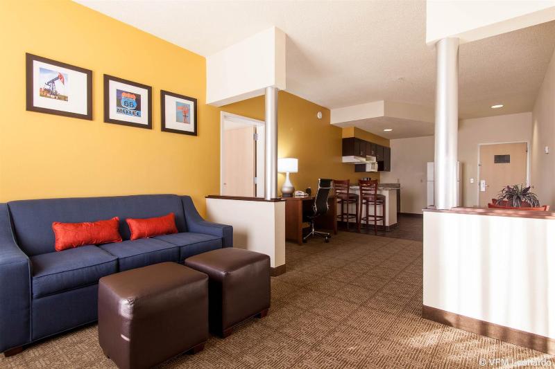 فندق Comfort Suites Central I 44