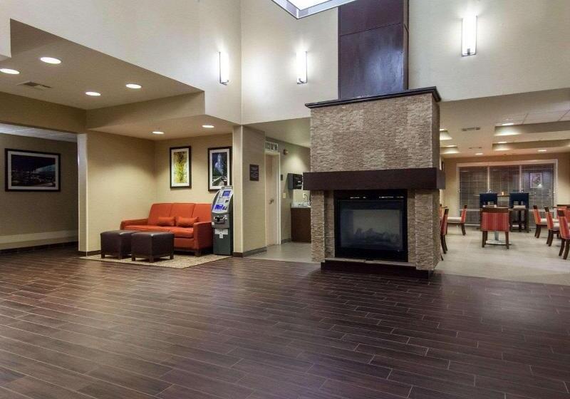 فندق Comfort Suites Central I 44