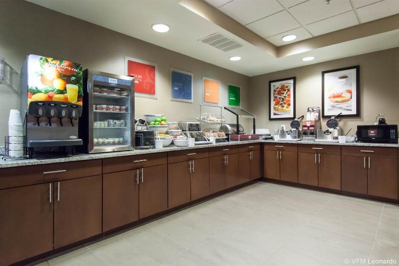 فندق Comfort Suites Central I 44