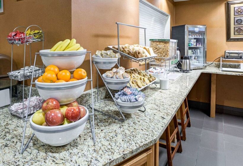 בית מלון כפרי Comfort Suites Kansas Cityliberty