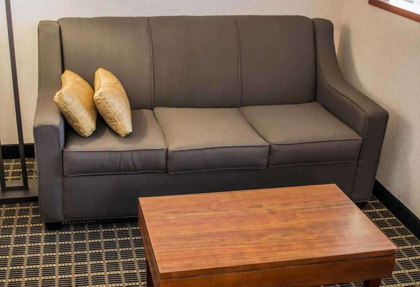 호텔 Comfort Suites Portland Southwest