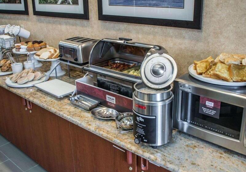 호텔 Comfort Suites Portland Southwest