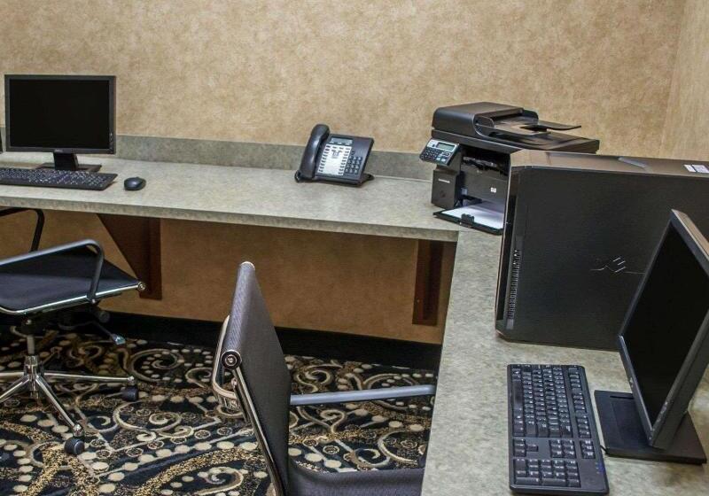 호텔 Comfort Suites Portland Southwest