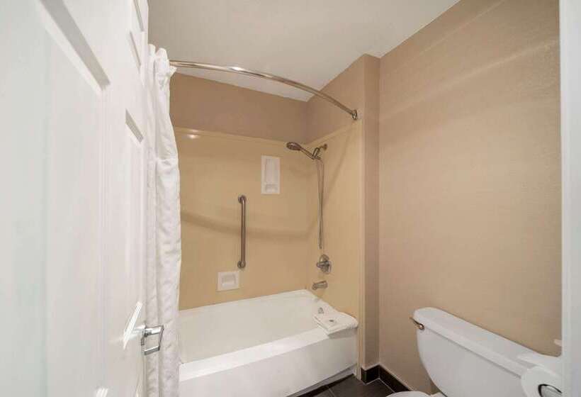 בית מלון כפרי Comfort Suites Red Bluff Near I5