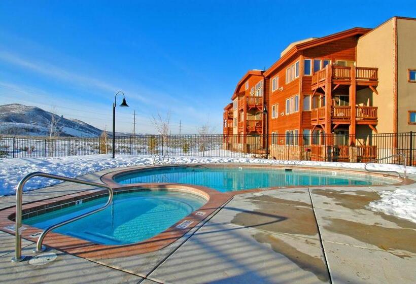 酒店 Crestview Condominiums By All Seasons Resort Lodging