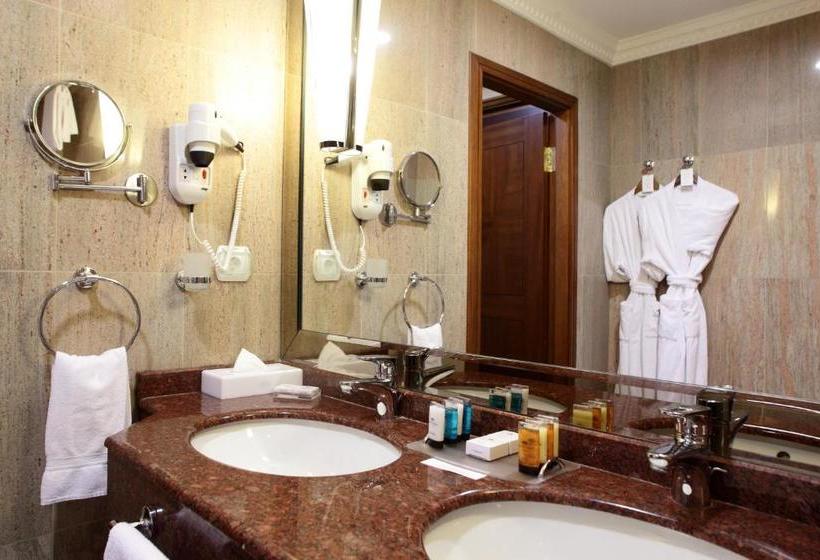 ホテル Crowne Plaza Minsk