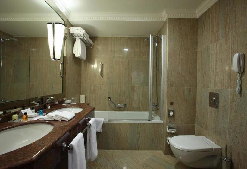 ホテル Crowne Plaza Minsk