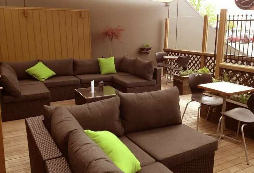 هتل D Urville Blenheim