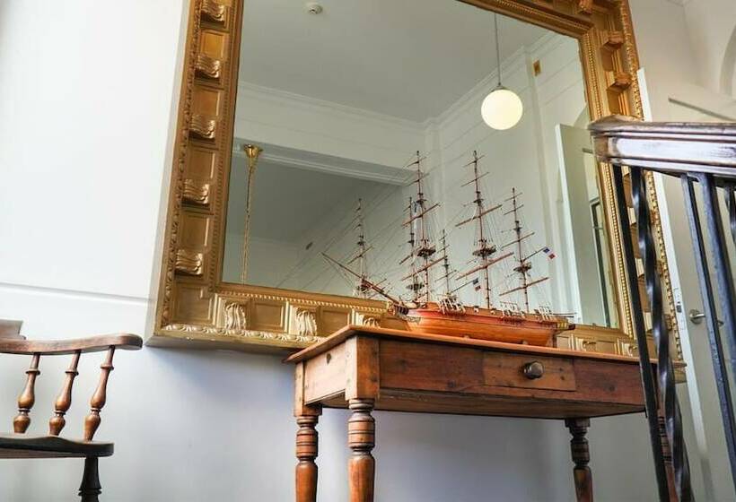 فندق D Urville Blenheim