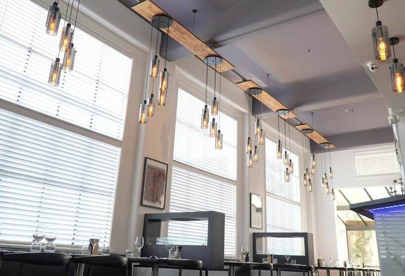 فندق D Urville Blenheim