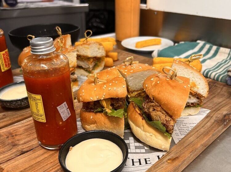 هتل D Urville Blenheim