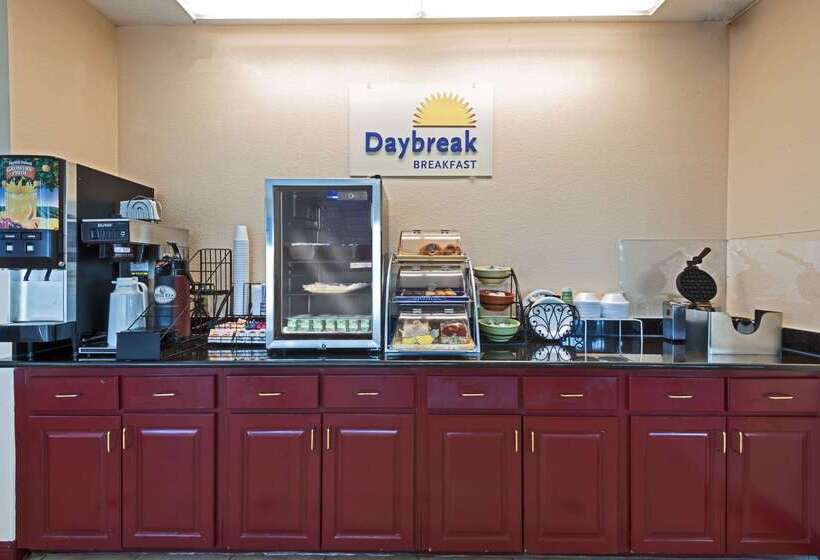 Отель Days Inn By Wyndham Coliseum Montgomery Al