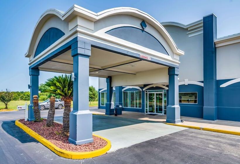 Отель Days Inn By Wyndham Coliseum Montgomery Al