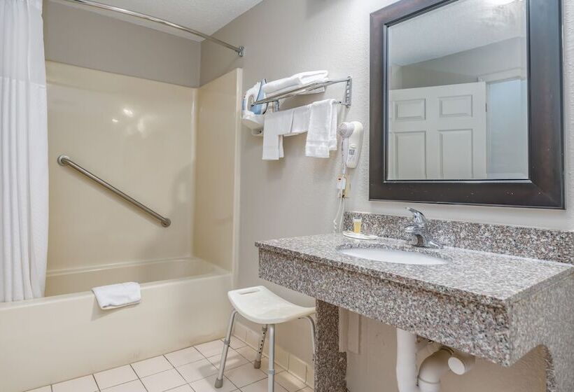 Отель Days Inn By Wyndham Coliseum Montgomery Al