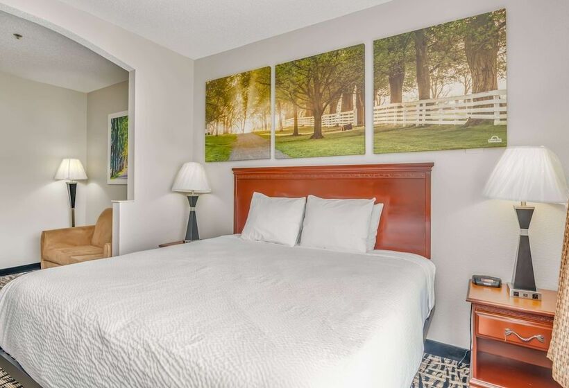 هتل Days Inn By Wyndham Coliseum Montgomery Al