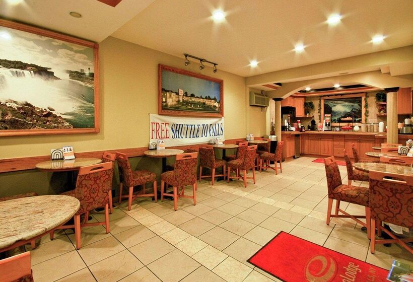 בית מלון כפרי Econo Lodge At The Falls North