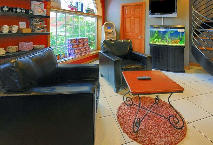 בית מלון כפרי Econo Lodge At The Falls North