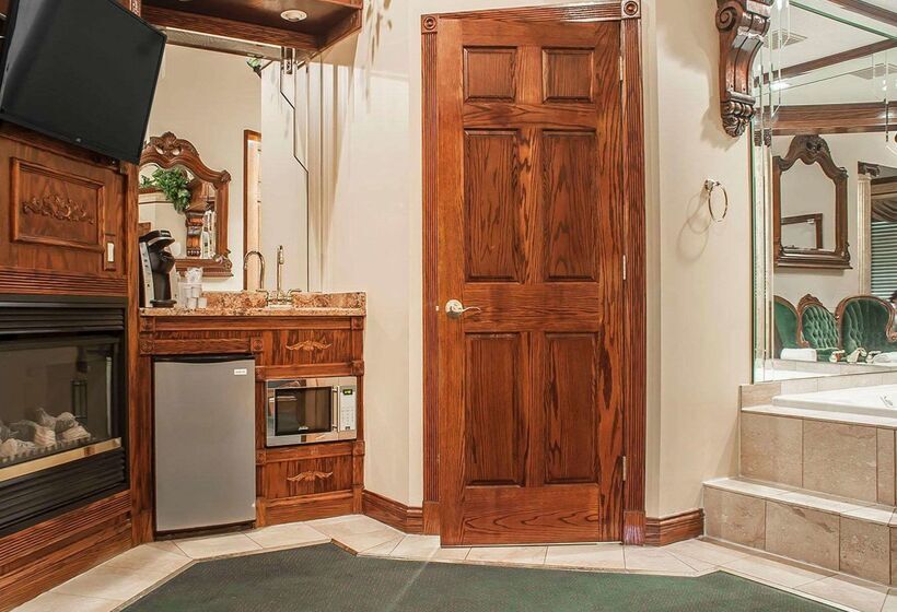 בית מלון כפרי Econo Lodge At The Falls North