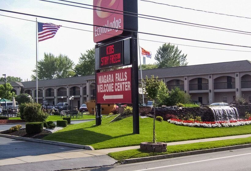 בית מלון כפרי Econo Lodge At The Falls North