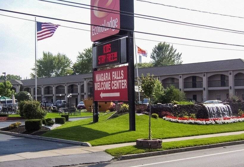 בית מלון כפרי Econo Lodge At The Falls North